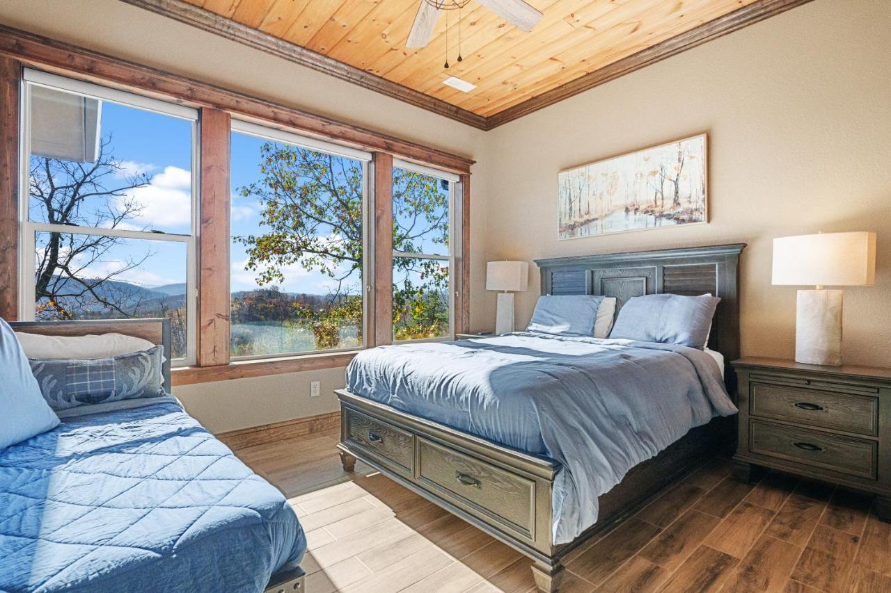 Star Of The Summit, Private Indoor Pool, Amazing Views, 1089 Free Tickets Each Paid Day, Dollywood Villa Sevierville Exterior photo